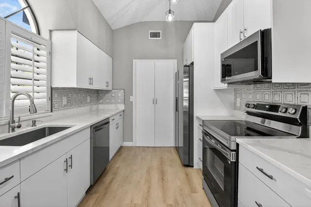 $175,000 | 8041 Aberdeen Drive, Unit 202, Boynton Beach, FL 33472