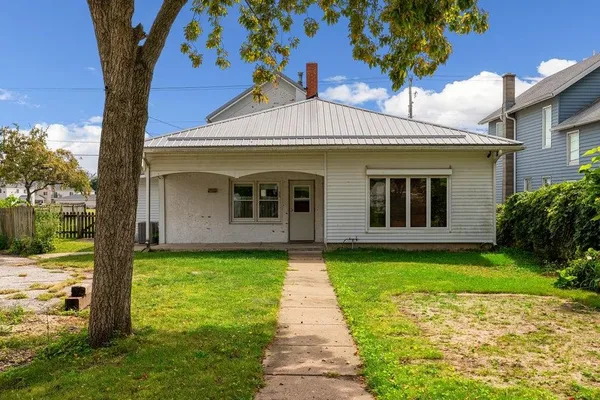 $230,000 | 667 East Blackhawk Avenue, Prairie du Chien, WI 53821