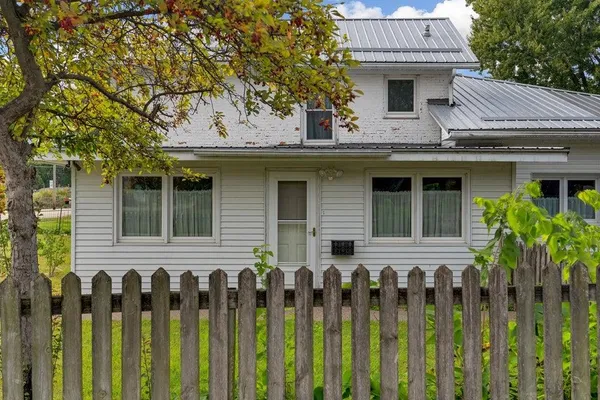 $230,000 | 667 East Blackhawk Avenue, Prairie du Chien, WI 53821