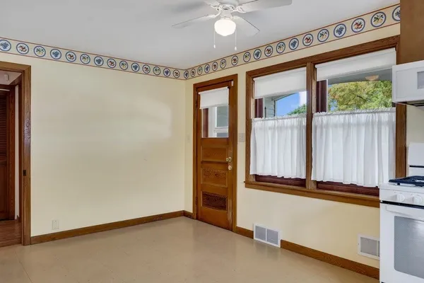 $230,000 | 667 East Blackhawk Avenue, Prairie du Chien, WI 53821