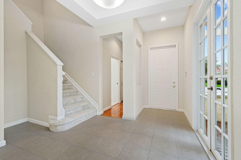 136 Via Rosina Jupiter, FL 33458 - Photo 12 of 41 136ViaRosina_01