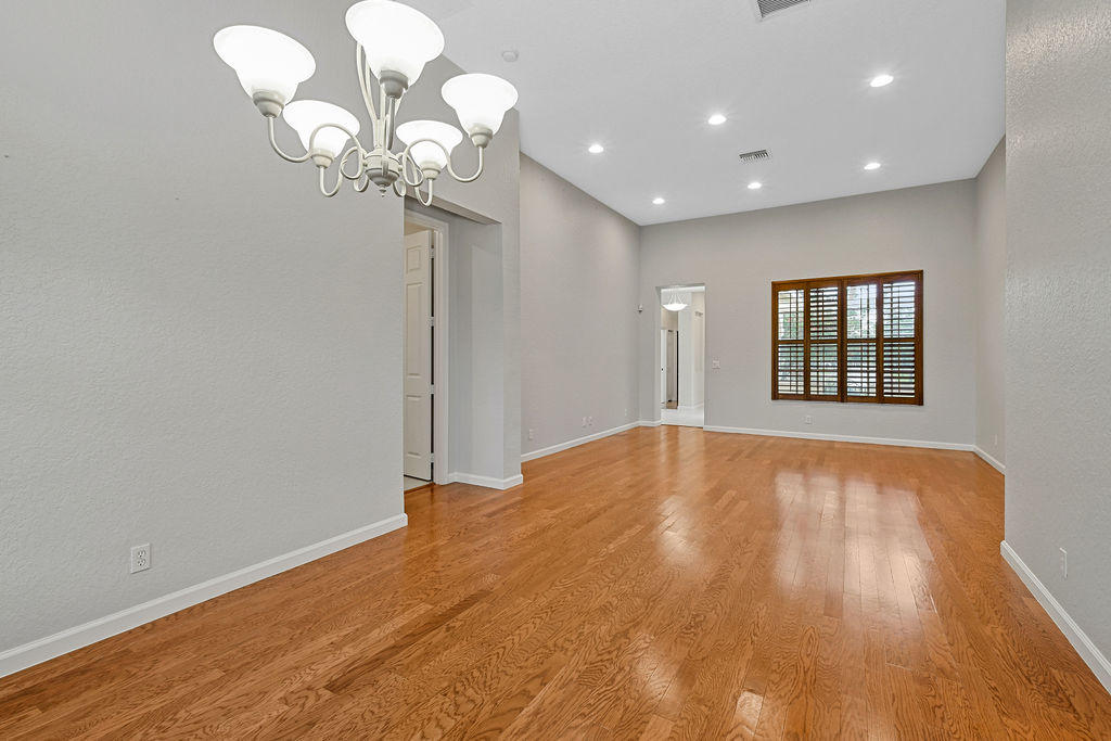 136 Via Rosina Jupiter, FL 33458 - Photo 15 of 41 136ViaRosina_04