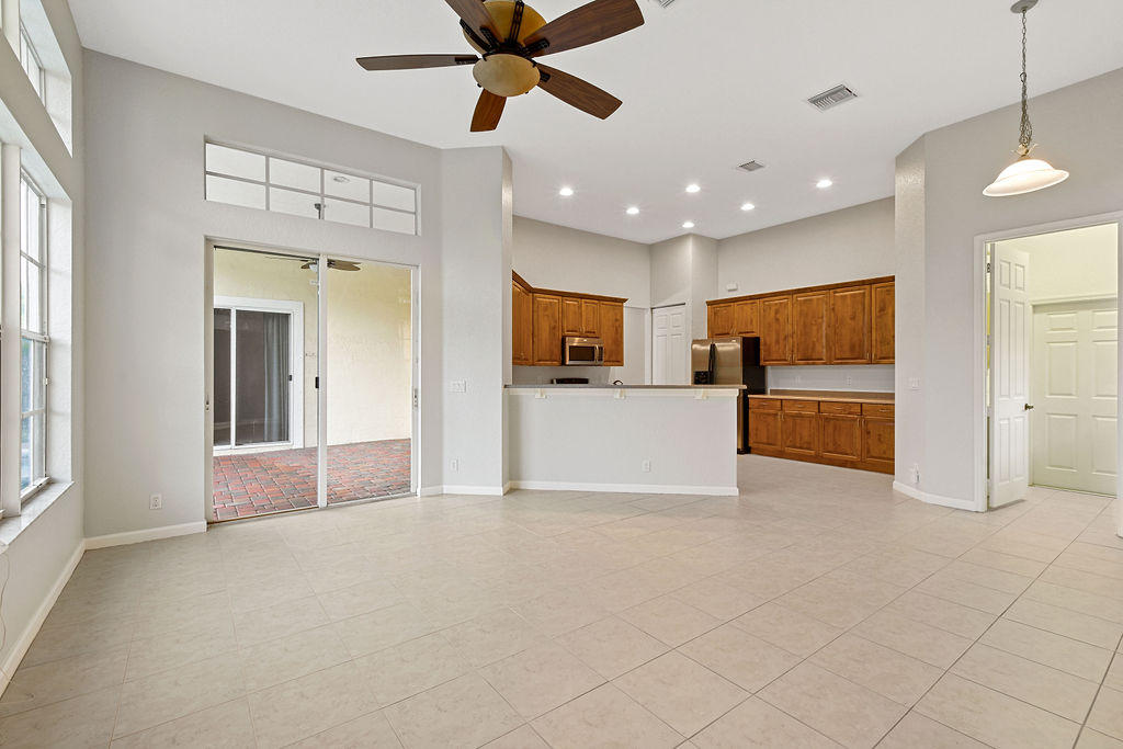 136 Via Rosina Jupiter, FL 33458 - Photo 19 of 41 136ViaRosina_08