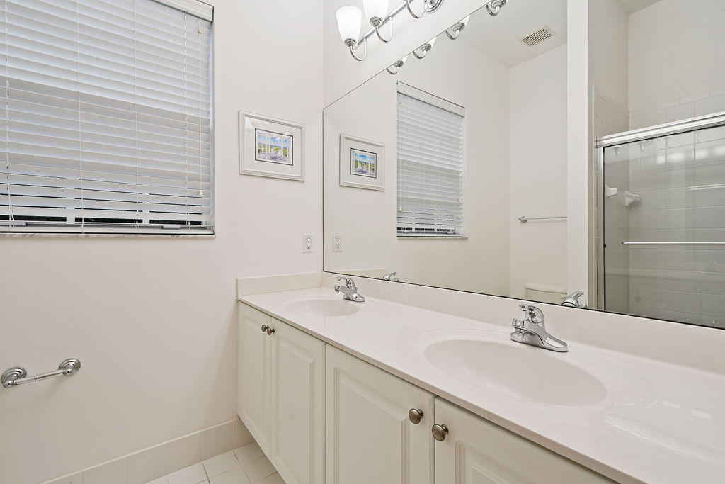 136 Via Rosina Jupiter, FL 33458 - Photo 29 of 41 136ViaRosina_20