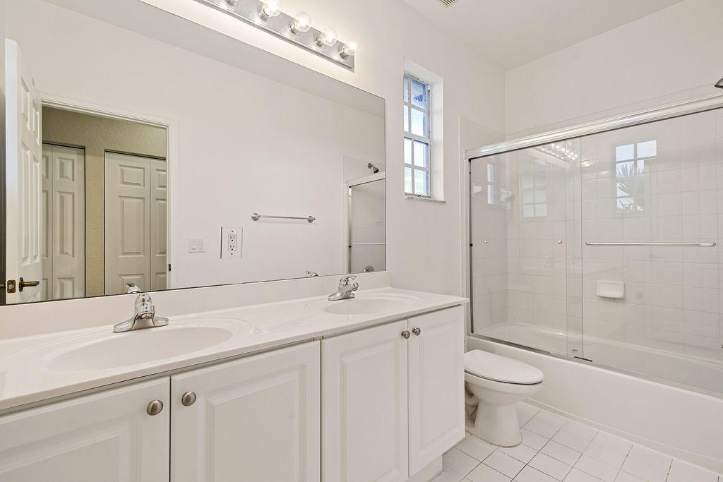 136 Via Rosina Jupiter, FL 33458 - Photo 35 of 41 136ViaRosina_23