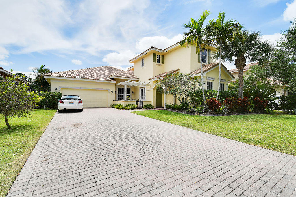 136 Via Rosina Jupiter, FL 33458 - Photo 10 of 41 136ViaRosina_01