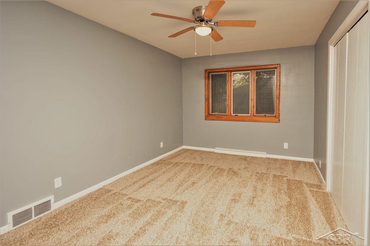 2824 Shattuck Road Saginaw, MI 48603 - Photo 11 of 21 50027439-10.JPG