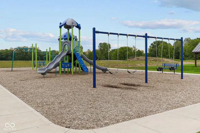 $318,990 | 2301 William Garrett Way, Shelbyville, IN 46176