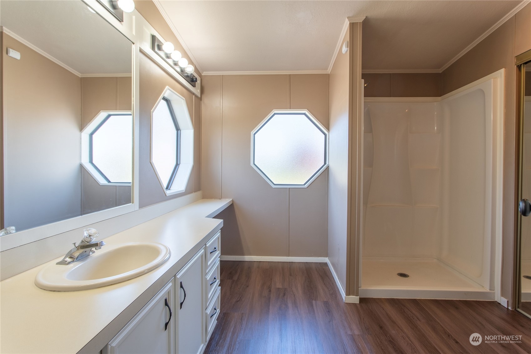 1040 Shorey Road Chehalis, WA 98532 - Photo 13 of 38 a bathroom with a sink mirror and vanity