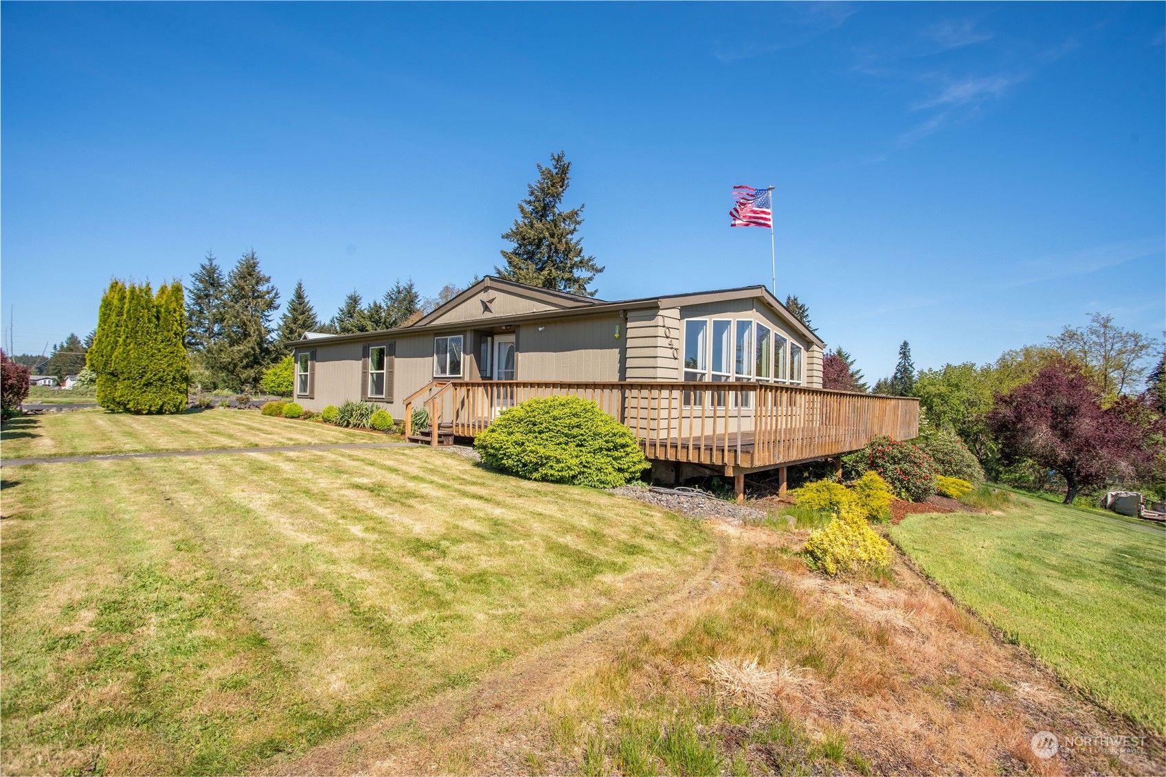 1040 Shorey Road Chehalis, WA 98532 - Photo 19 of 38 a front view of a house with a yard