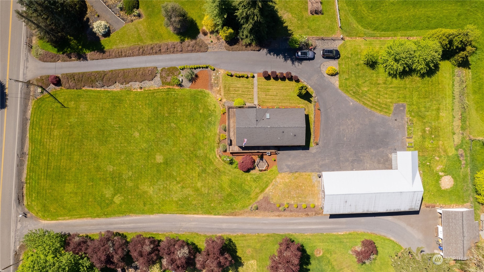 1040 Shorey Road Chehalis, WA 98532 - Photo 35 of 38 a view of swimming pool with a yard