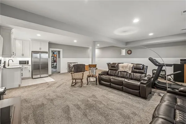 $599,000 | 1121 Southwest Cheshire Drive, Lee's Summit, MO 64083