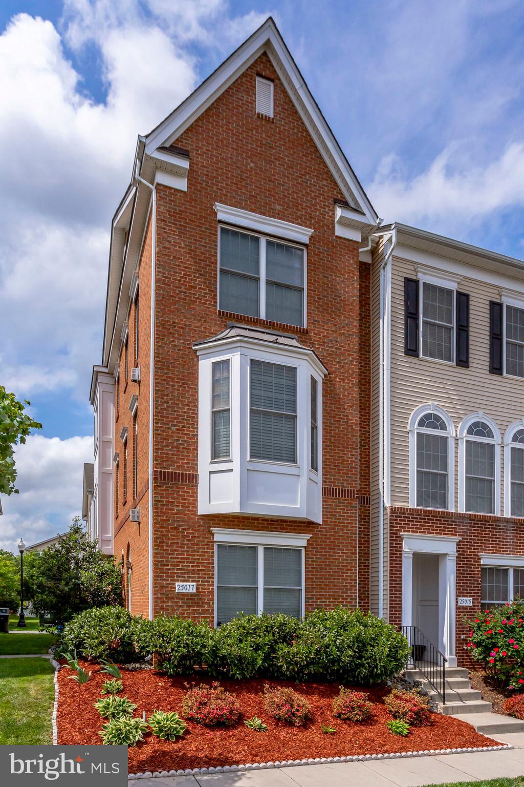 25017 Riding Center Drive Chantilly, VA 20152 - Photo 2 of 74 Gallery Image 2