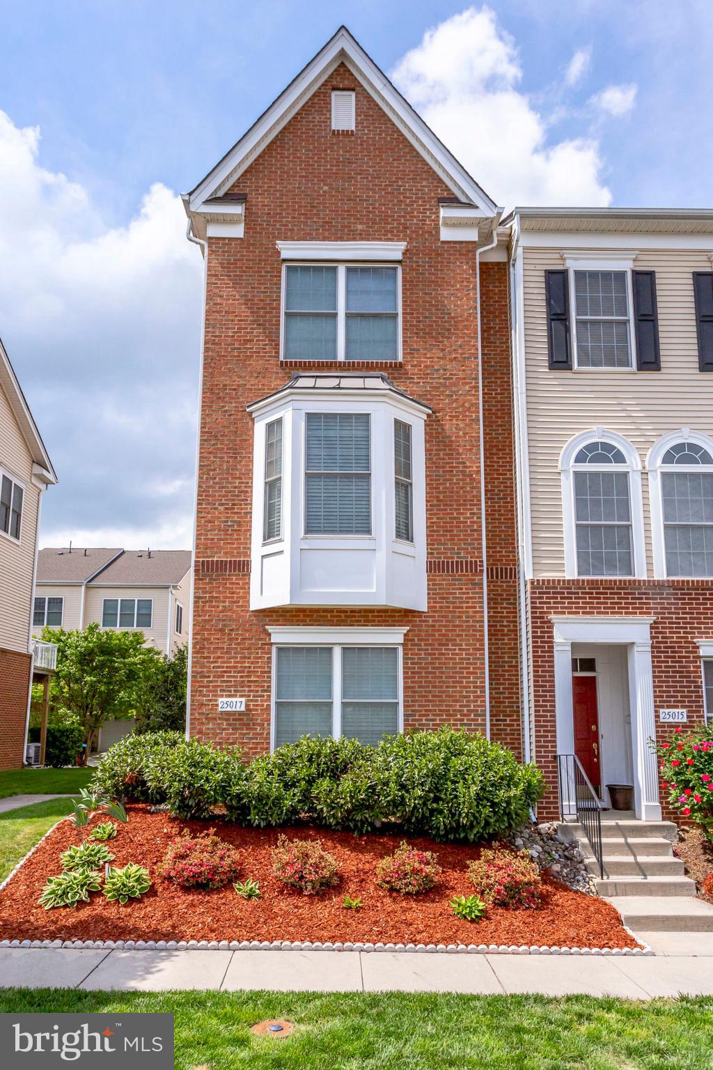 25017 Riding Center Drive Chantilly, VA 20152 - Photo 4 of 74 Gallery Image 4