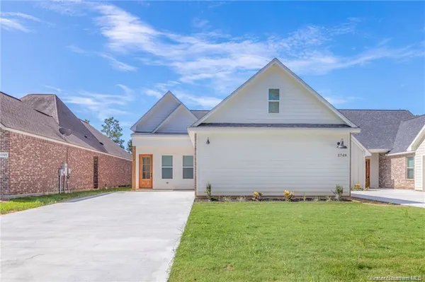 $326,500 | 1749 Pelican Drive, Westlake, LA 70669
