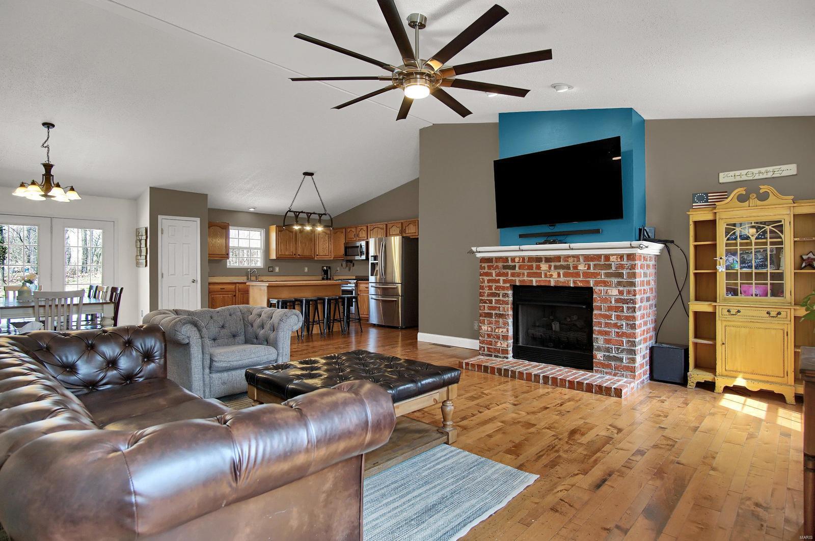 3435 Hill Road Highland, IL 62249 - Photo 3 of 31 Gallery Image 3