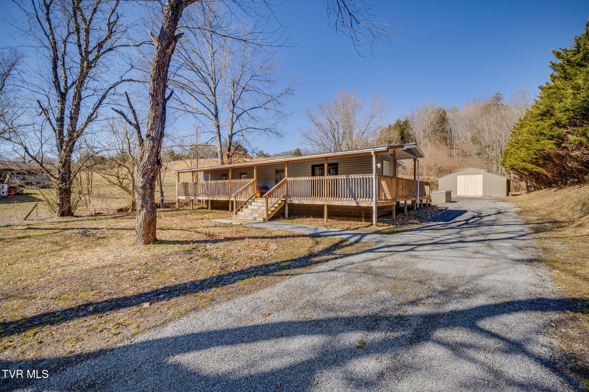 1425 Goshen Valley Road Church Hill, TN 37642 - Photo 2 of 30 002