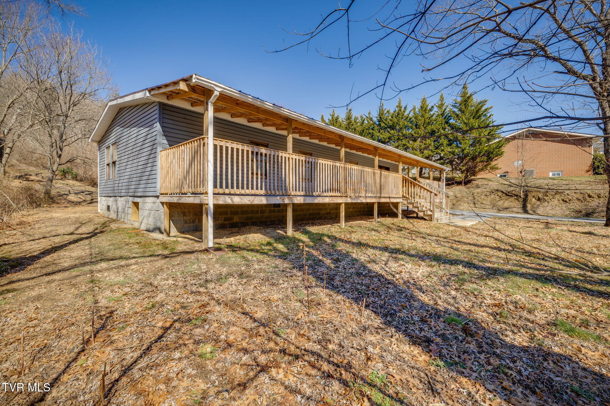 1425 Goshen Valley Road Church Hill, TN 37642 - Photo 3 of 30 003