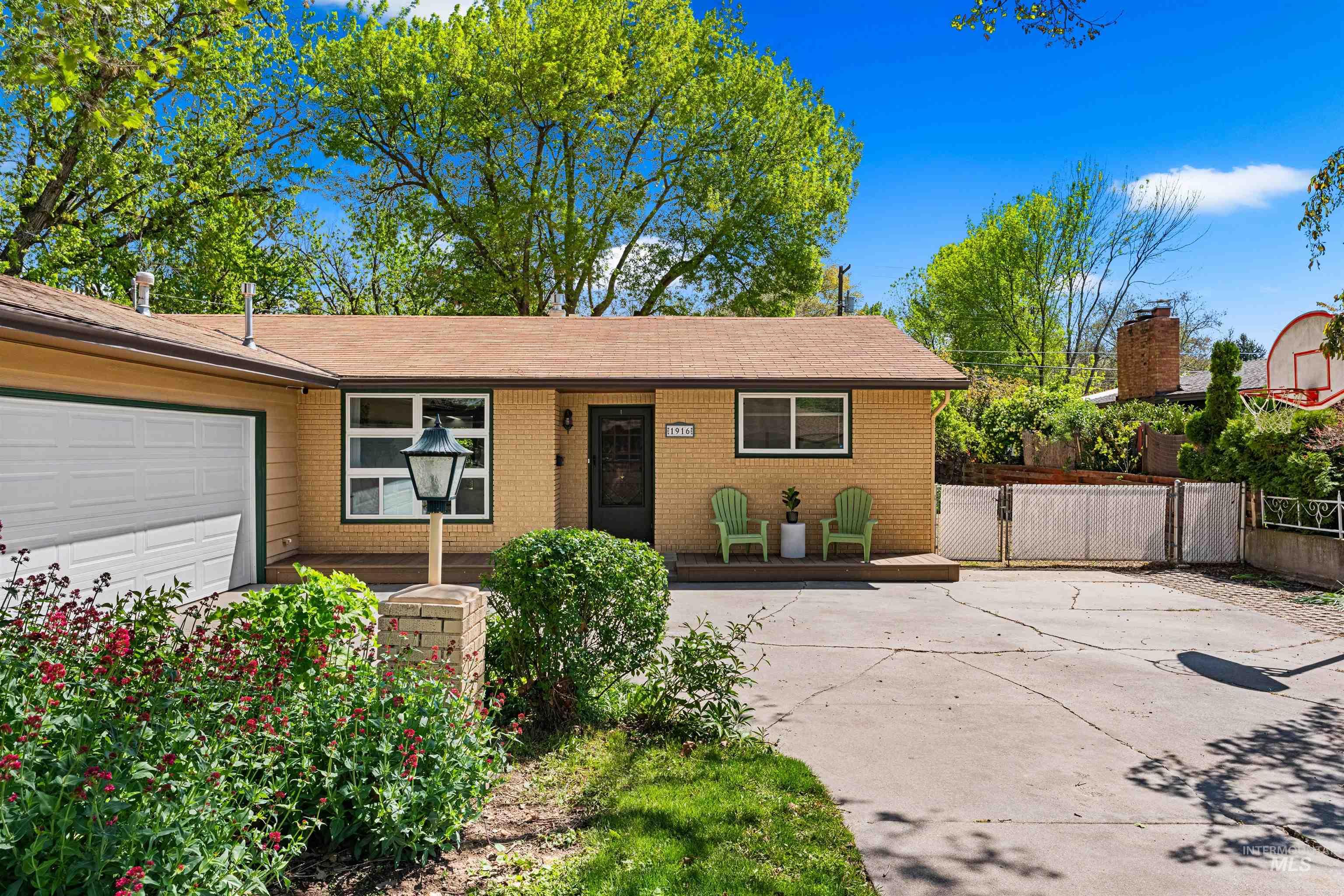 1916 North Larch Street Boise, ID 83706 - Photo 1 of 1