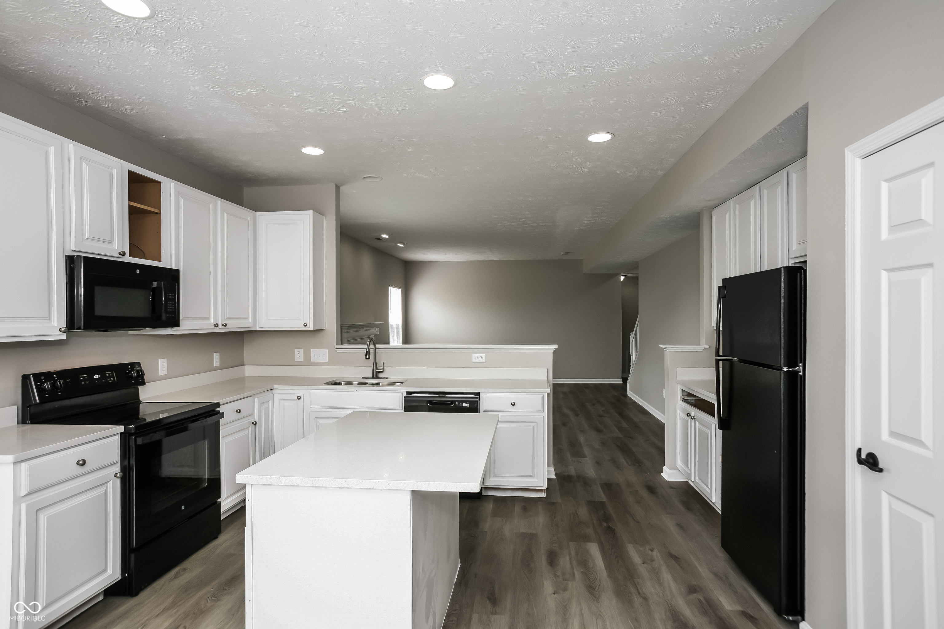 6555 Eagle Crossing Boulevard Brownsburg, IN 46112 - Photo 7 of 17