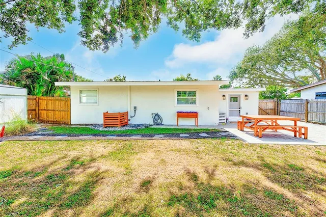 $425,000 | 4703 West Wallace Avenue, Tampa, FL 33611