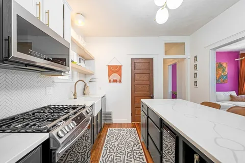 $785,000 | 124 O Street, Unit 2, Boston, MA 02127