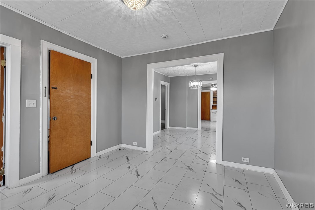 375 Military Road Buffalo, NY 14207 - Photo 4 of 42 Upper Unit