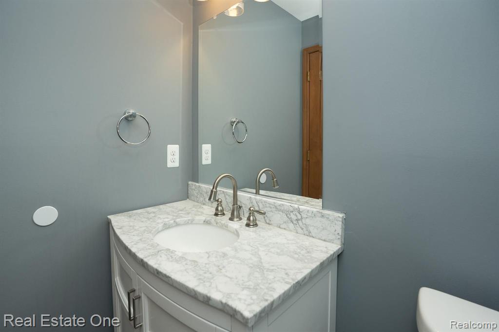 1401 Lomas Verdes Rochester Hills, MI 48306 - Photo 25 of 42