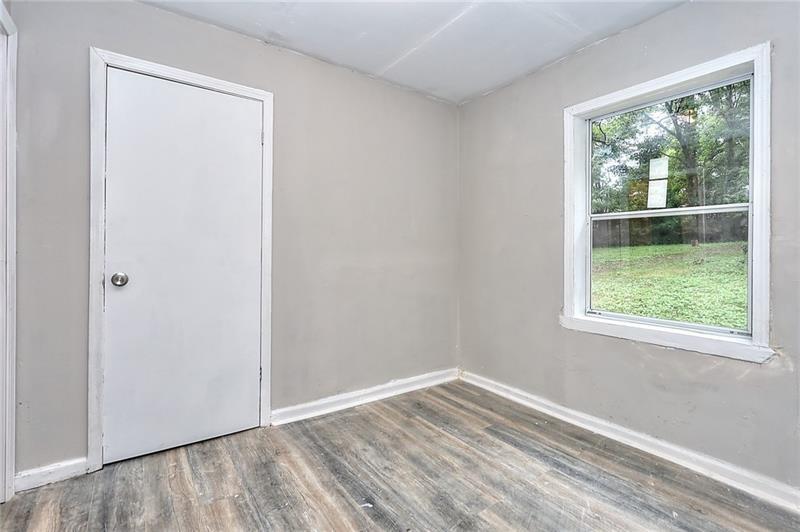 1080 Valley View Road Southeast Atlanta, GA 30315 - Photo 3 of 17