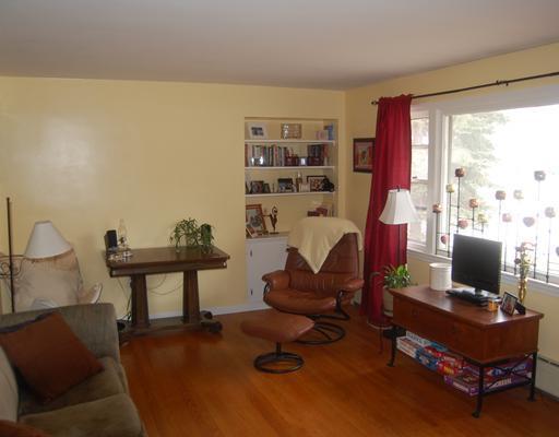 59 St George Street Portland, ME 04103 - Photo 4 of 14 Living Room.
