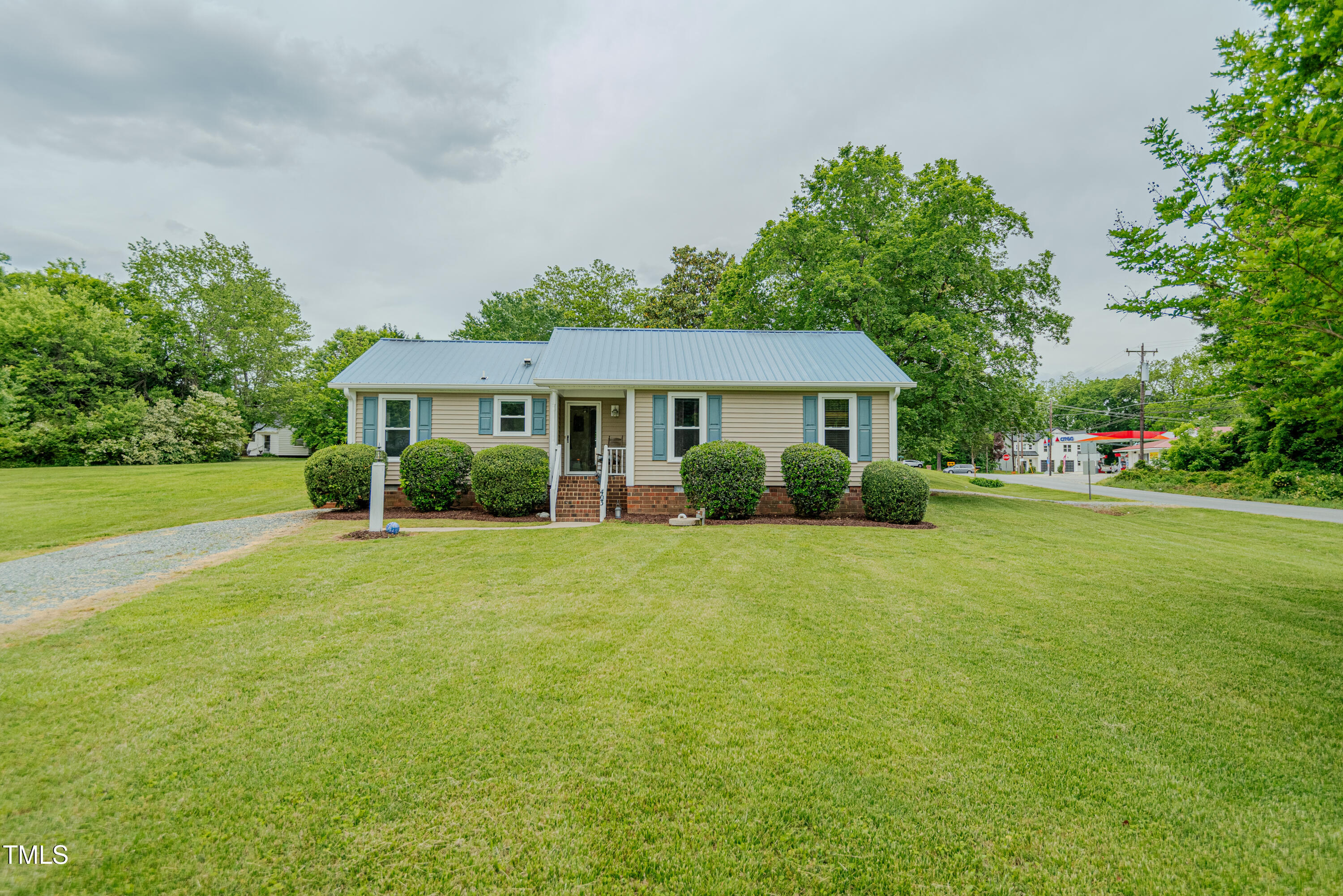 403 Rolling Road Haw River, NC 27258 - Photo 2 of 27 front3