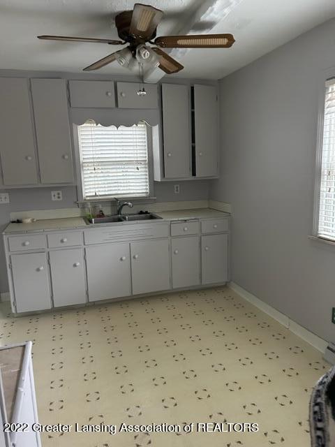6916 Cooper Road Lansing, MI 48911 - Photo 4 of 11 Kitchen/dining