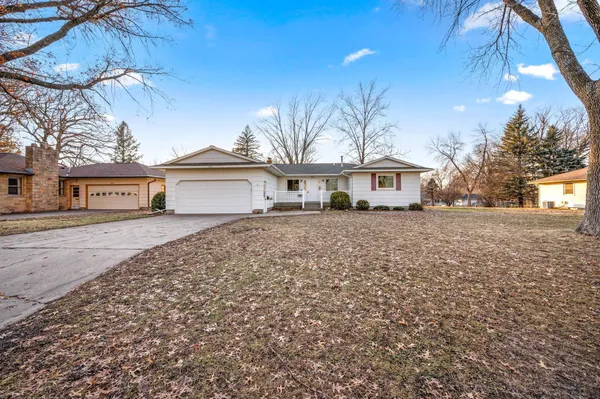 $236,900 | 1224 South Ramsey Street, Blue Earth, MN 56013
