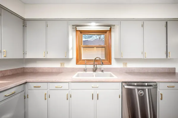 $236,900 | 1224 South Ramsey Street, Blue Earth, MN 56013
