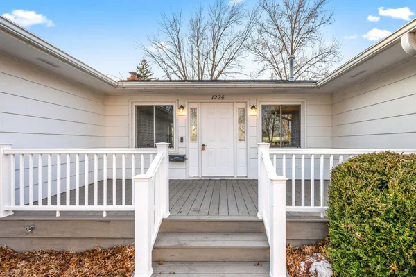 $236,900 | 1224 South Ramsey Street, Blue Earth, MN 56013