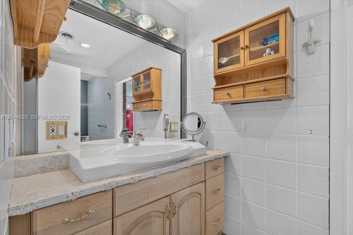 9841 Southwest 157th Terrace Miami, FL 33157 - Photo 29 of 54