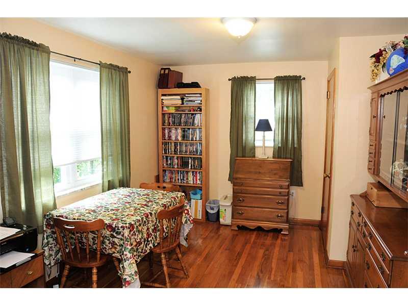 456 Rochester Road Pittsburgh, PA 15237 - Photo 6 of 16 Dining Room.