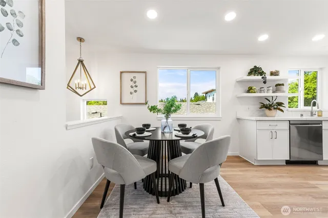 $720,000 | 9526 Interlake Avenue North, Seattle, WA 98103