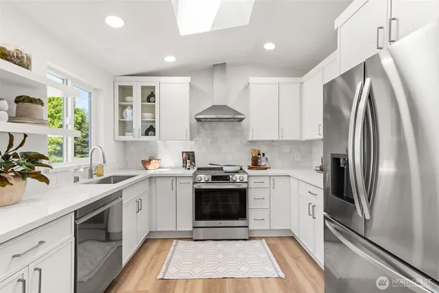 $720,000 | 9526 Interlake Avenue North, Seattle, WA 98103