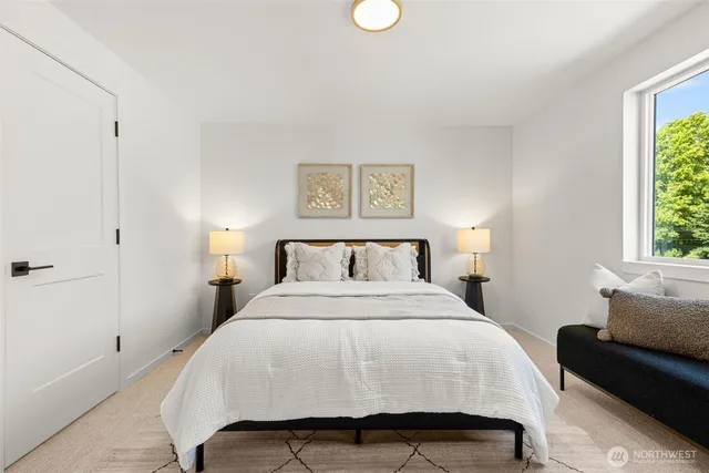 $720,000 | 9526 Interlake Avenue North, Seattle, WA 98103