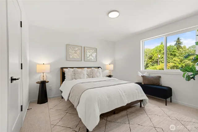 $720,000 | 9526 Interlake Avenue North, Seattle, WA 98103