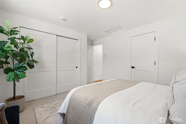 $720,000 | 9526 Interlake Avenue North, Seattle, WA 98103