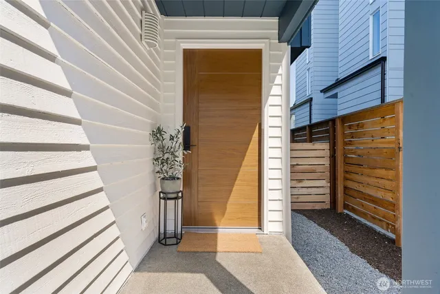 $720,000 | 9526 Interlake Avenue North, Seattle, WA 98103