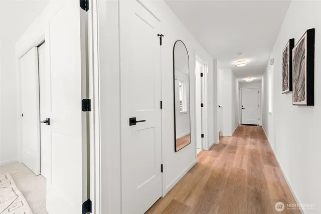 $720,000 | 9526 Interlake Avenue North, Seattle, WA 98103