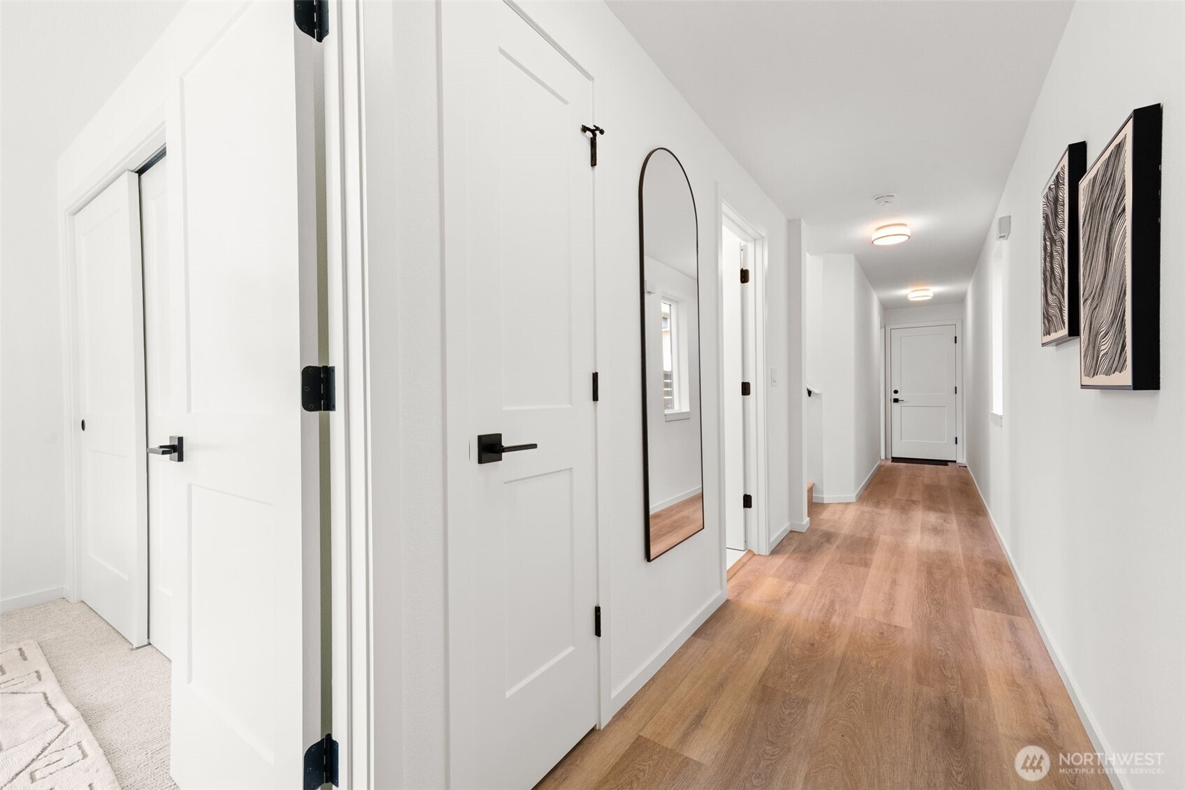 9526 Interlake Avenue North Seattle, WA 98103 - Photo 5 of 34