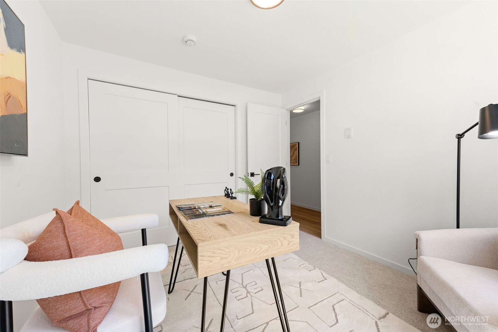 9526 Interlake Avenue North Seattle, WA 98103 - Photo 8 of 34