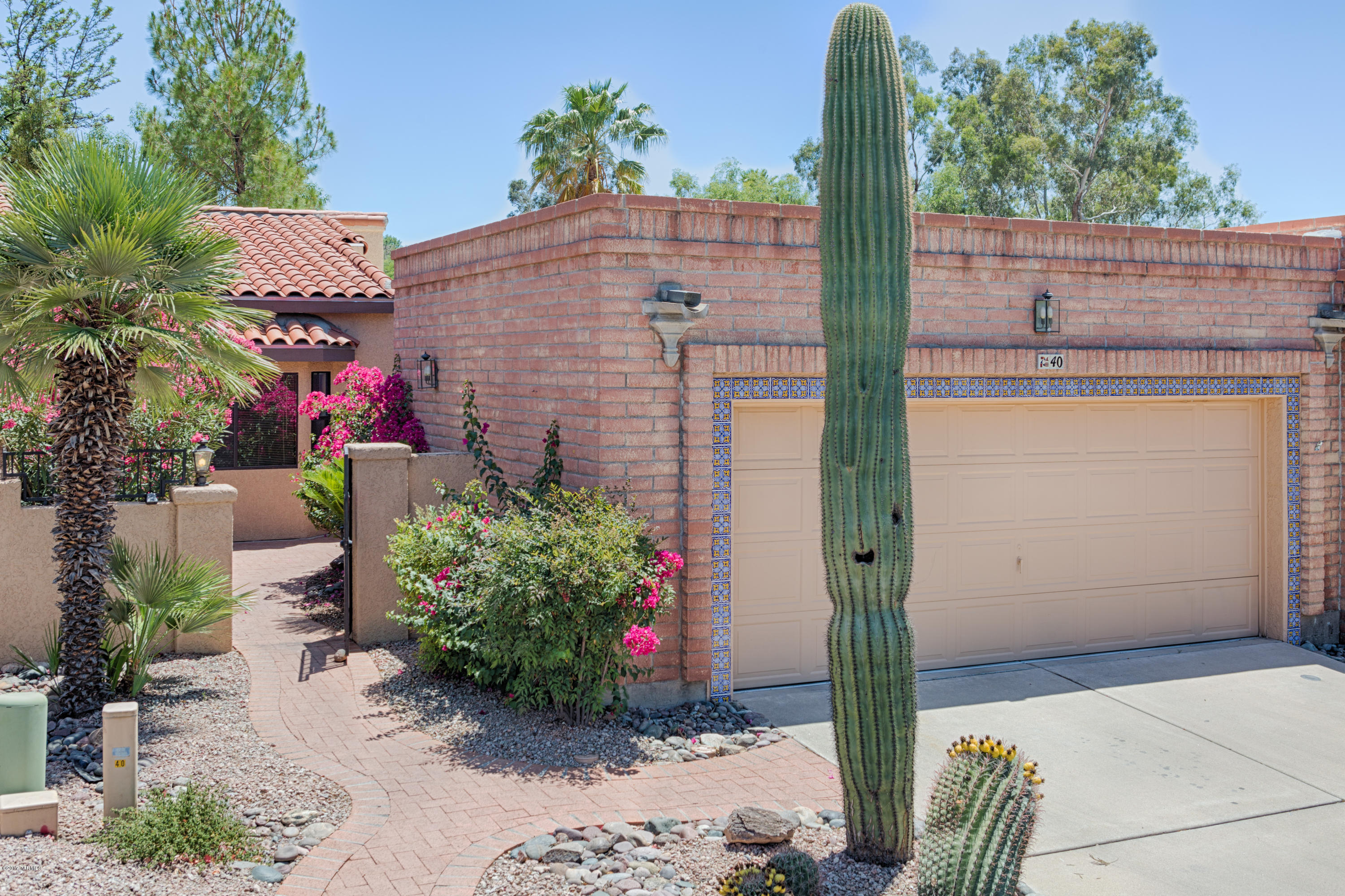 40 East Inverness Place Oro Valley, AZ 85737 - Photo 2 of 34