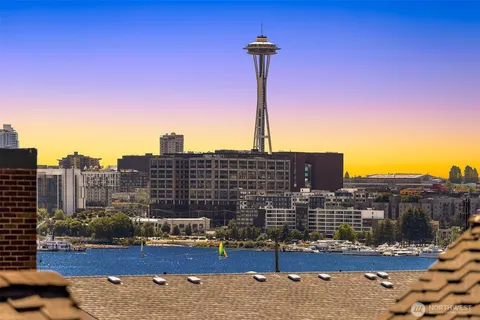 $650,000 | 2035 Eastlake Avenue East, Unit 301, Seattle, WA 98102