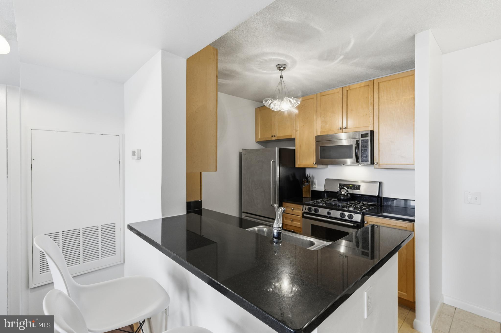 851 North Glebe Road, Unit 915 Arlington, VA 22203 - Photo 11 of 30