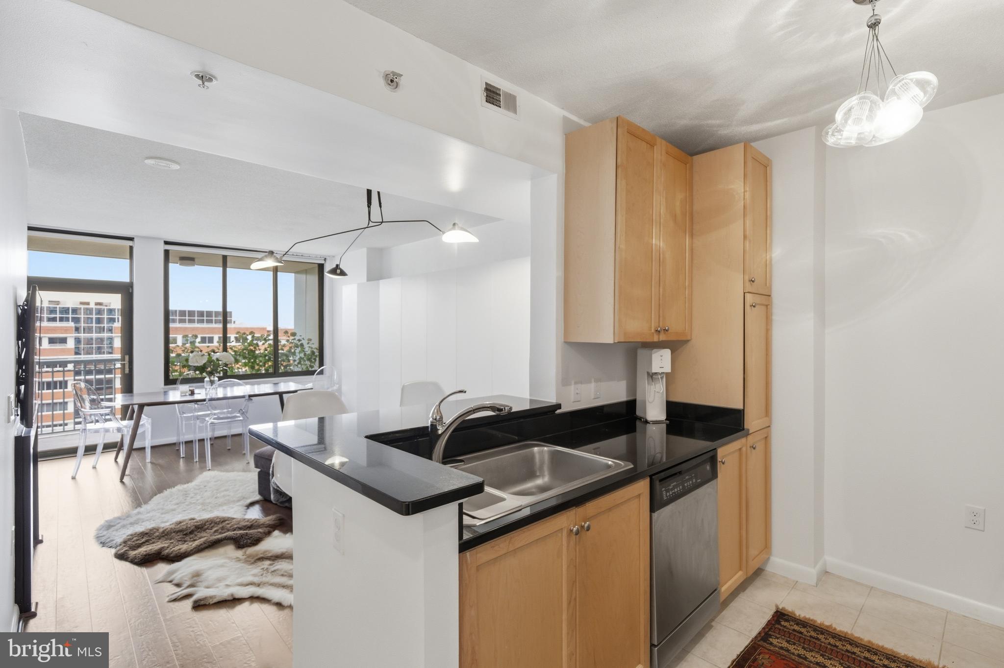 851 North Glebe Road, Unit 915 Arlington, VA 22203 - Photo 12 of 30